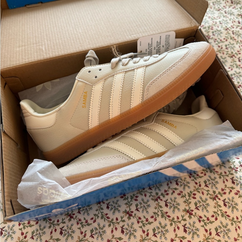 NWT Adidas Sambas OG in White / Wonderbeige
